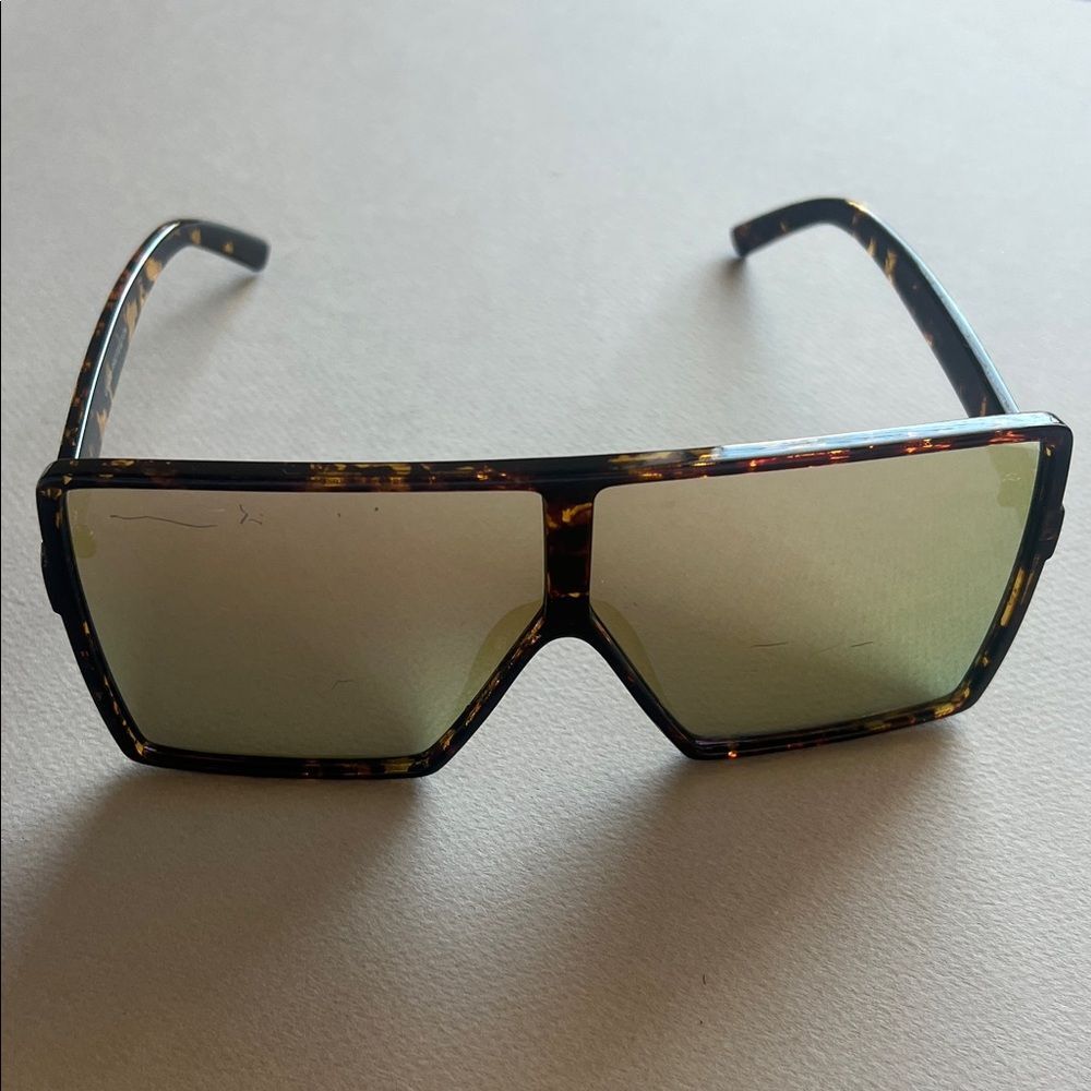 Stylish Sunglasses R27 - Picture 2 of 4